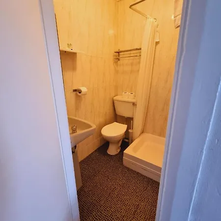 كليفتون كورت فندق 2*