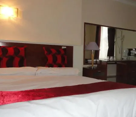 كليفتون كورت 2*